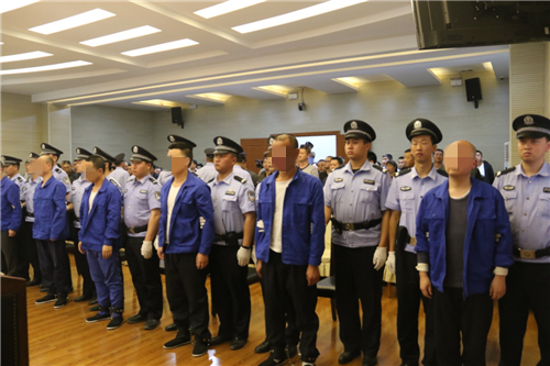 四川“申文健等人涉黑案”留下三个问号，都值得深思！